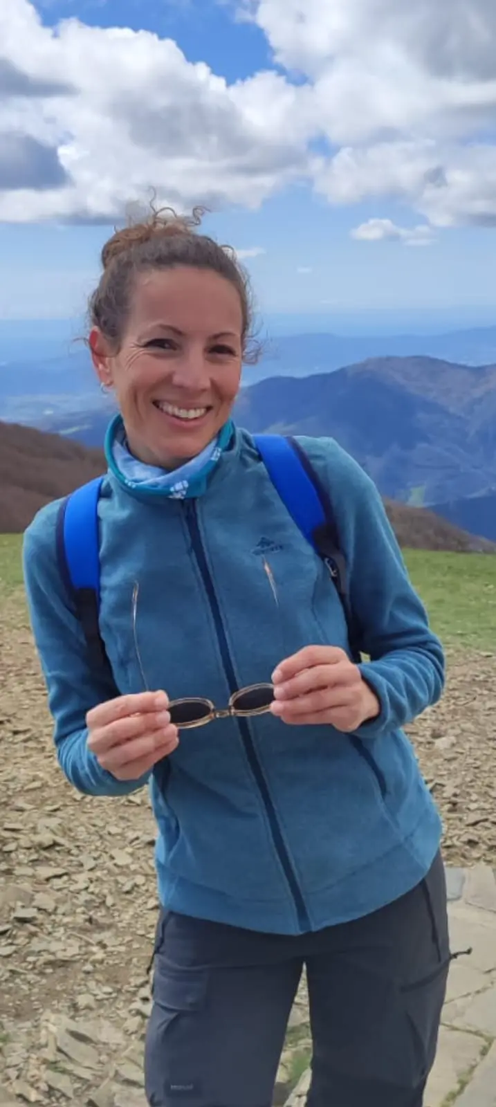 Eve Ouchenir haciendo un trek